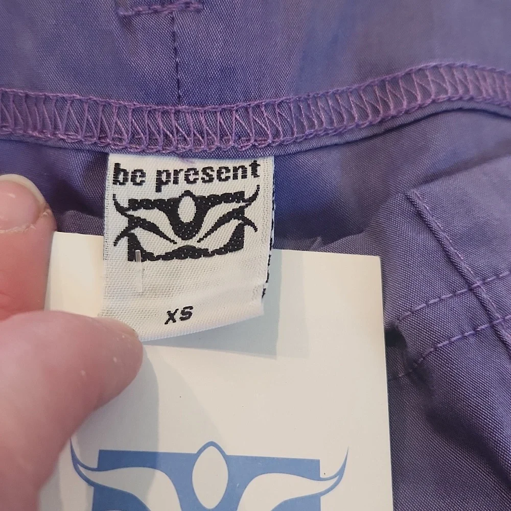 Be Present Yoga Shorts - Picture 3 of 5
